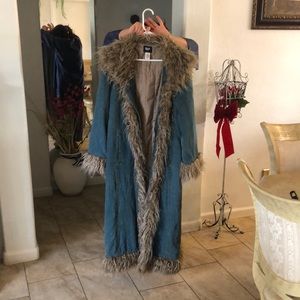 Long jean with fur lined coat